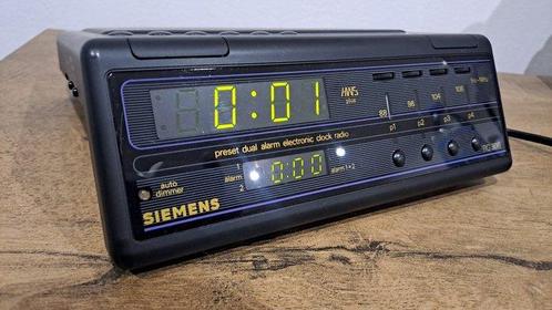 Wekker - Siemens - Plastic - 1990-2000 - Radio FM 1993, Antiek en Kunst, Kunst | Designobjecten