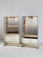 Vitrinekast - Verguld messing, Glas - Een paar muurvitrines