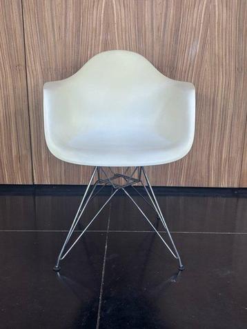 Vitra - Charles & Ray Eames - Chaise - DAR - Acier,