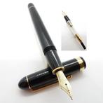 Platinum - #3776 (Black) - 14K gold nib (M) - with Converter