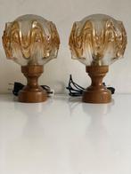 Nachtlampje (2) - Amberkleurige glazen tafellampen uit het, Antiek en Kunst, Curiosa en Brocante