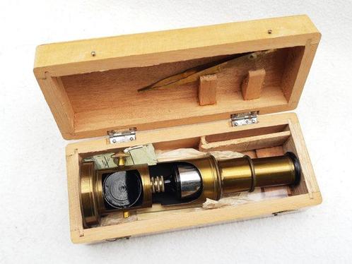 Microscope de terrain en boîte (1) - Laiton et verre - Vers, Antiek en Kunst, Antiek | Overige Antiek