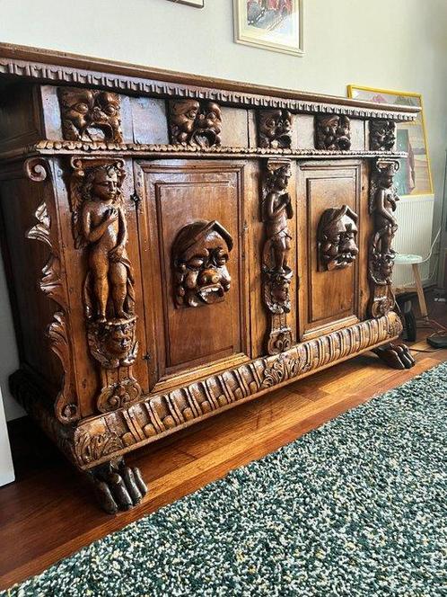 Lombardia - Buffet - Noyer - Buffet à deux portes, Antiek en Kunst, Antiek | Overige Antiek