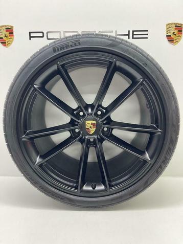 Porsche 992 20/21 CarreraClassic GTS velgen met winterbanden beschikbaar voor biedingen