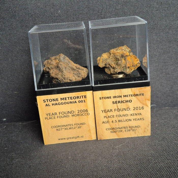 Collection de météorites en exposition 2 météorites, Collections, Minéraux & Fossiles