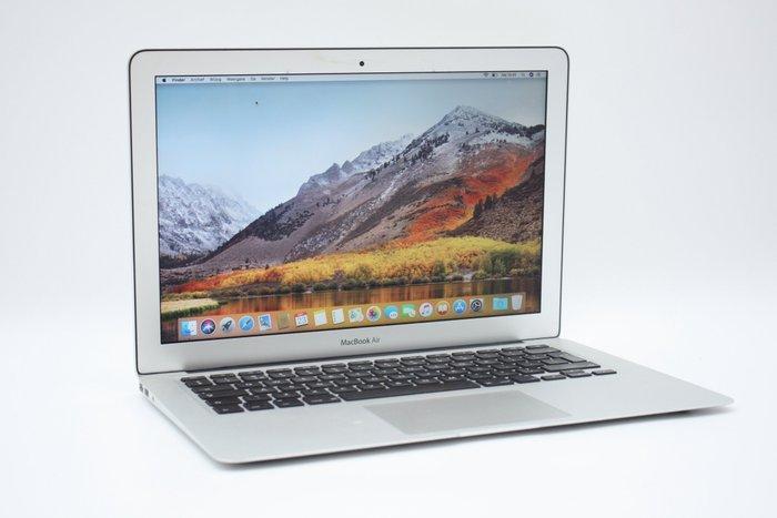 Rare find: Apple MacBook Air 13 inch | Core i5 1.7Ghz CPU |, Consoles de jeu & Jeux vidéo, Consoles de jeu | Accessoires Autre
