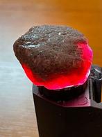 Rubis Brut. Magnifique cristal de rubis roseux du