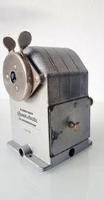 Caran dAche - Puntenslijper, Antiek en Kunst