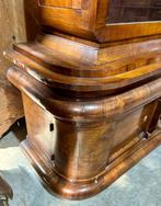 Vitrinekast - Walnoot - Art Deco walnoot