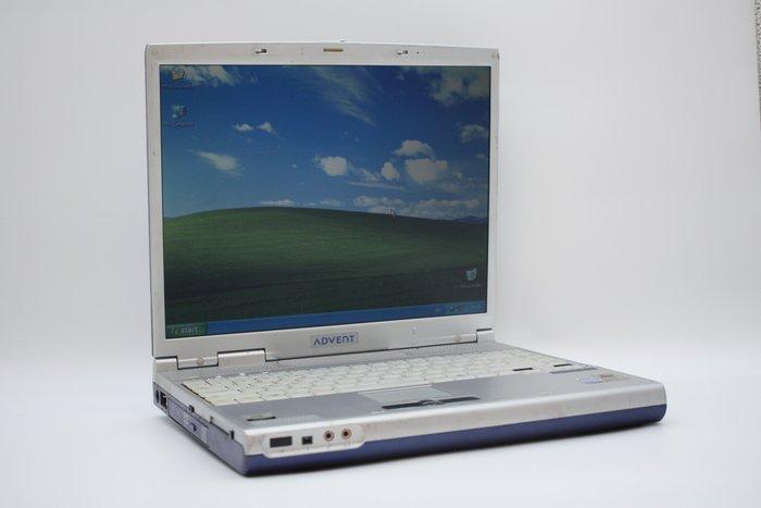 Vintage museum piece: Advent 7014 laptop | Mobile Pentium 4, Games en Spelcomputers, Spelcomputers | Overige Accessoires