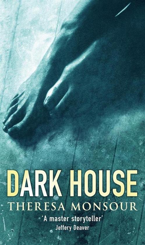 Dark House 9780751538212, Livres, Livres Autre, Envoi