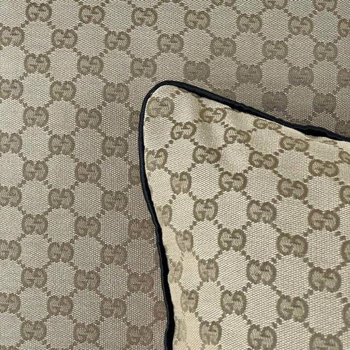 New pair of cushions made with Gucci fabric - Coussin, Huis en Inrichting, Overige Huis en Inrichting