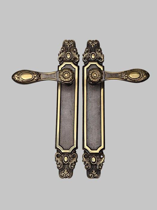 Design italien Poignée de porte (8) - F.R.A. - Deuxième, Antiek en Kunst, Curiosa en Brocante