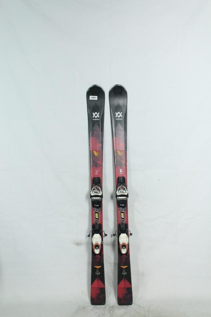 Refurbished - Ski - Volkl Flair 76 - 147, Sport en Fitness, Skiën en Langlaufen, Ski, 140 tot 160 cm, Gebruikt, Overige merken