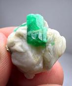 Émeraude cristalline verte du Panjshir de très haute qualité