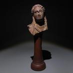 Oud-Romeins Terracotta Beeld van Isis. 1e-3e eeuw v.Chr. 8,5