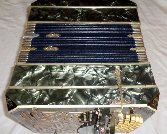 Alfred Arnold - - Bandoneon - Duitsland - 1943 (Zonder, Muziek en Instrumenten, Blaasinstrumenten | Blokfluiten