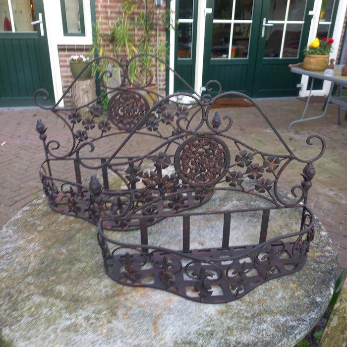 2 Decoratieve Planten Wand Hangers - Mand (2) - Metaal, Antiek en Kunst, Kunst | Designobjecten