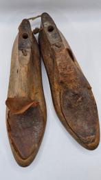Mannequin - Antique shoe lasts (2) - Bois, Cuir, Métal, Antiek en Kunst