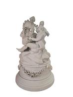 Figuur - Grupo de porcelana Biscuit - Porselein, Antiek en Kunst