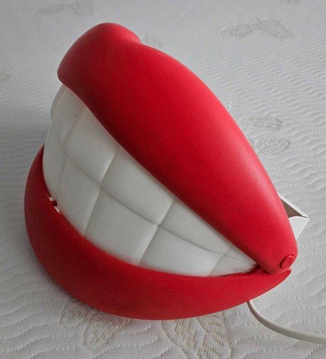 IKEA - ikea - Lamp - Rot lippen vormige wand- en tafellamp, Antiek en Kunst, Kunst | Designobjecten