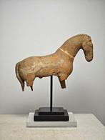 Tang-dynastie - Ceramische Rode Paard - Gebroken maar Echt -, Antiek en Kunst