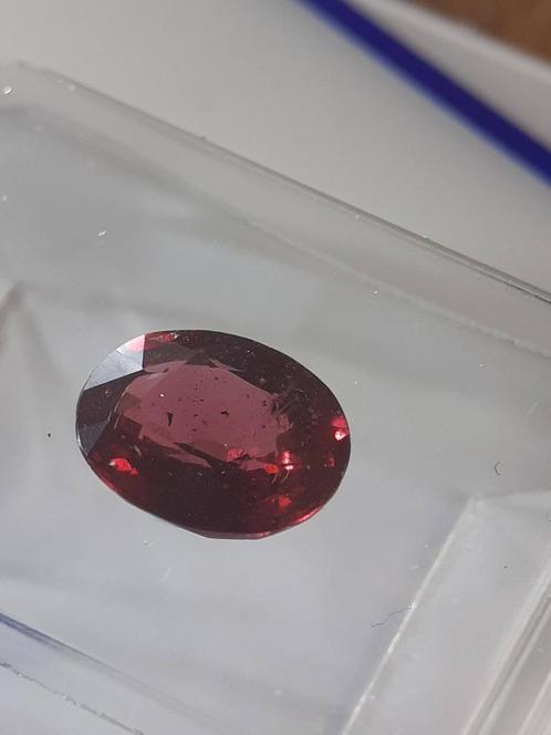 Certified Natural Garnet - 1.58 ct - Tanzania - Sealed, Handtassen en Accessoires, Edelstenen, Verzenden