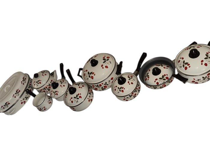 Strawberries n Cream - Kookpottenset (17) - Emaille,, Antiek en Kunst, Antiek | Keukengerei