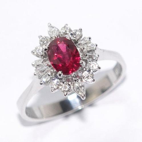Ring - 14 karaat Witgoud -  1.28ct. tw. Robijn - Diamant -, Handtassen en Accessoires, Ringen