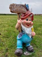 Beeld, very finely finished garden statue gnome sing welcome