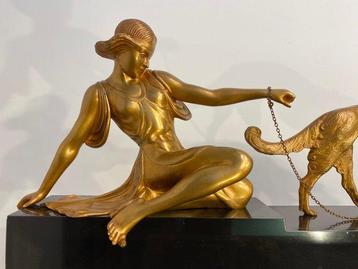 Armand Godard - Statue, Élégante au lévrier - 30 cm - Marbre