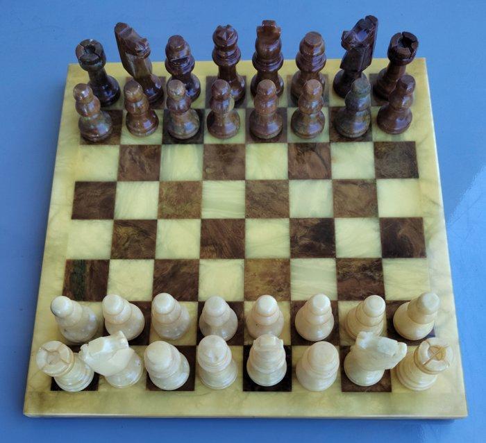 Scacchiera e scacchi in alabastro di Volterra Italia, fine, Antiquités & Art, Curiosités & Brocante