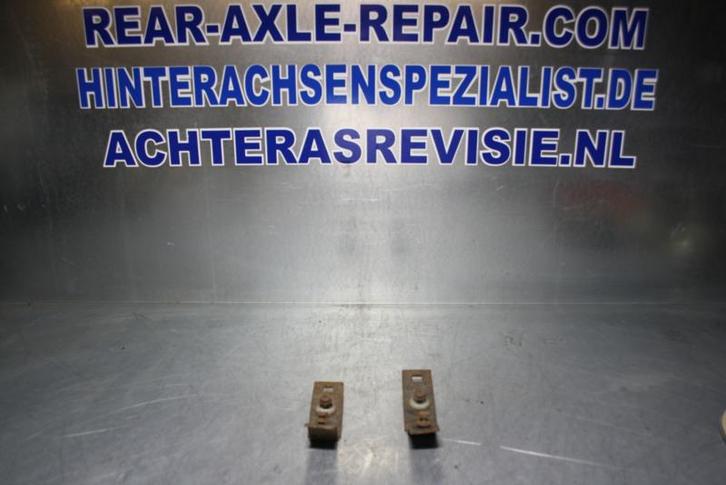 Beugels om voorste nummerplaat vast te zetten Opel Manta..., Auto-onderdelen, Carrosserie, Gebruikt, Opel, Verzenden