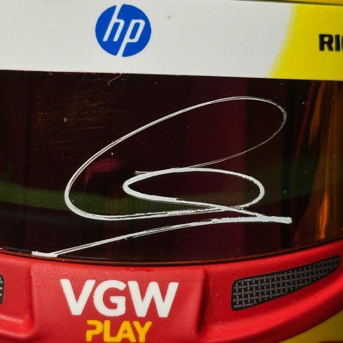 Ferrari - Formula 1 - Lewis Hamilton - 2025 - Schaal 1/2, Verzamelen, Automerken, Motoren en Formule 1