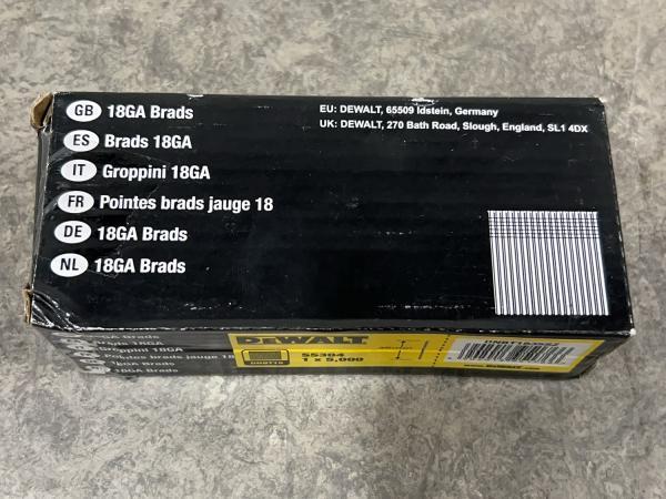 Veiling - 3x DeWalt brads 35mm 5000-pack gegalvaniseerd, Doe-het-zelf en Bouw, IJzerwaren en Bevestigingsmiddelen
