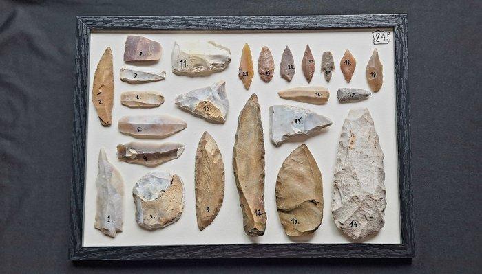 Paleolithisch Vuursteen collectie Dordogne Frankrijk Marokko, Antiek en Kunst, Antiek | Overige Antiek