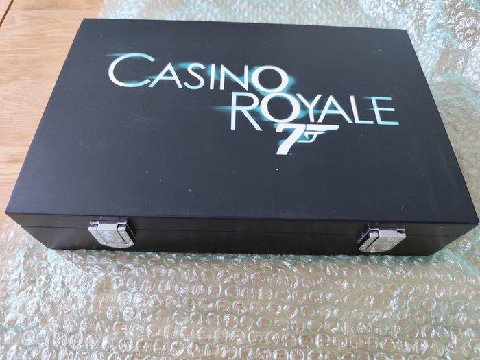 James Bond 007 - Pokerset - Casino Royale Cartamundi poker, Verzamelen, Film en Tv