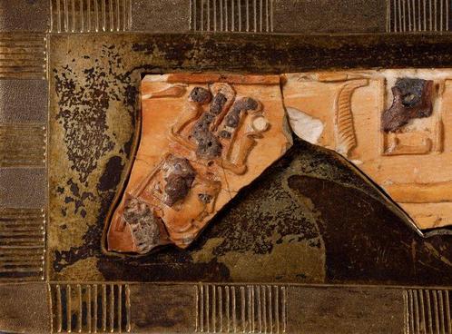 LÉgypte ancienne, Fragment dos royal avec scène de Pharaon, Verzamelen, Mineralen en Fossielen