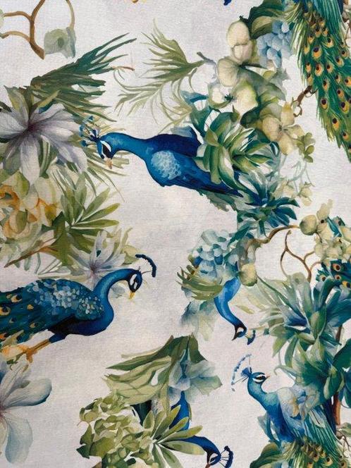 Tropische majesteit – De zang van de pauw - Meubelstof - 3 m, Antiek en Kunst, Antiek | Tapijten, Tafelkleden en Textiel