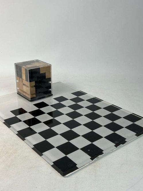 Equipo Zarpa - Schaakspel - Hars, Antiek en Kunst, Antiek | Meubels | Stoelen en Sofa's