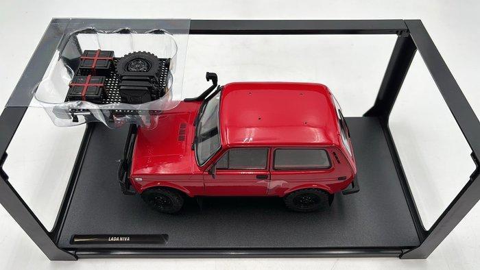 Solido 1:18 - Modelauto - Lada Niva 1980 - (cod.27), Hobby & Loisirs créatifs, Voitures miniatures | 1:5 à 1:12