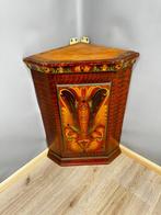 Zweedse volkskunst hoekhangkast - Kast - Hout, Antiek en Kunst
