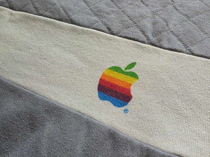 Apple Vintage Rainbow logo sweatshirt - Macintosh, Games en Spelcomputers, Spelcomputers | Overige Accessoires