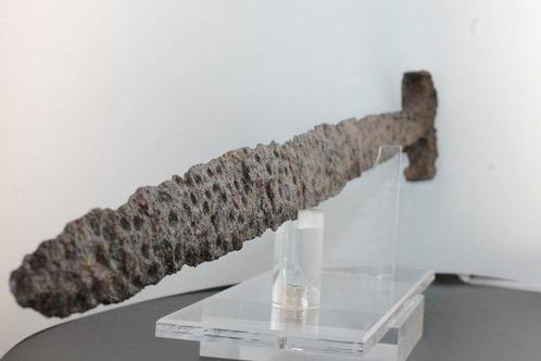 Bronstijd IJzer (gegoten/gesmeed) Zwaard - 55 cm, Antiek en Kunst, Antiek | Overige Antiek