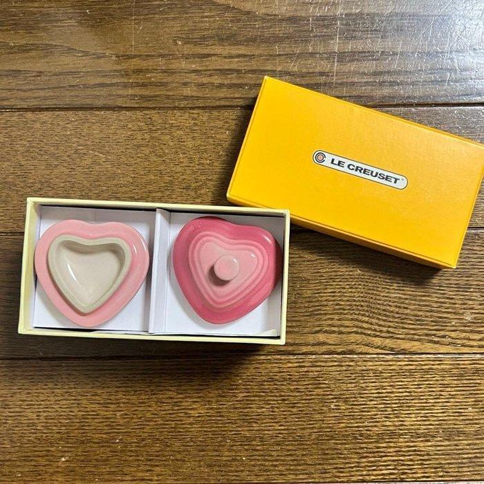 Le Creuset - Serveerschaal (3) - Petit Ramkin d’Amour Set —, Antiek en Kunst, Antiek | Keukengerei