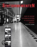 Stationnementen: oude en nieuwe spoorwegstations in, Zo goed als nieuw, Victor M. Lansink, Verzenden