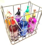 Sifon - Zes sifons vintage en een metalen mand., Antiek en Kunst