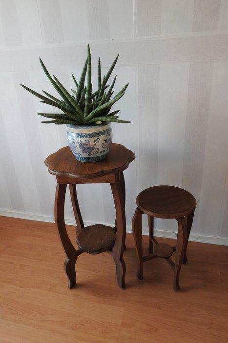 Bijzettafel (2) - Eik - Plantentafeltje, Antiek en Kunst, Curiosa en Brocante