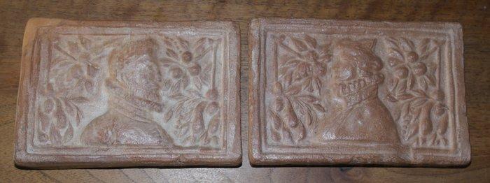 Tegel (2) - Albrecht & Isabella, aartshertogen - 1600-1650 -, Antiek en Kunst, Antiek | Glaswerk en Kristal