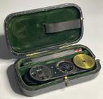 Matériel médical - Un périmètre ophtalmique et un dispositif